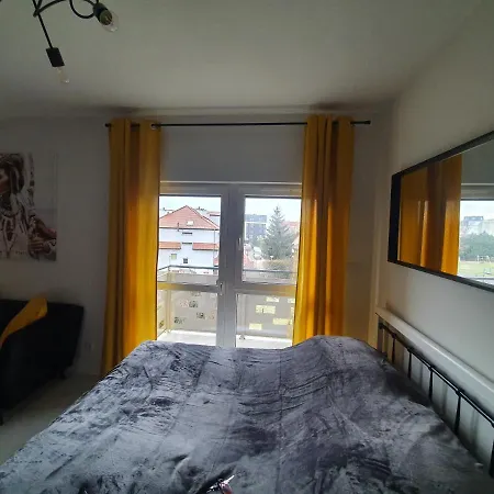 Sloneczny Sienkiewicza 3a Апартаменты Лешно